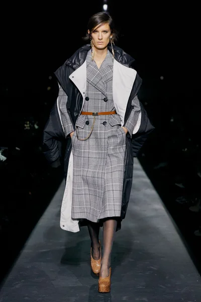 Look 8